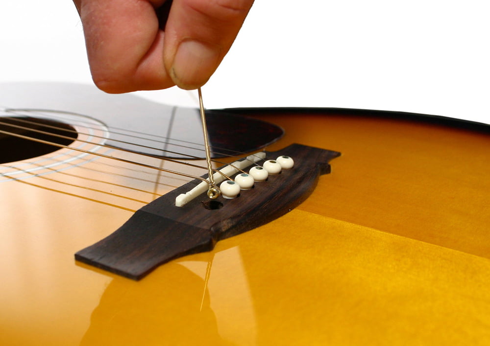 Changing Strings Acoustic Guitar Thomann UK