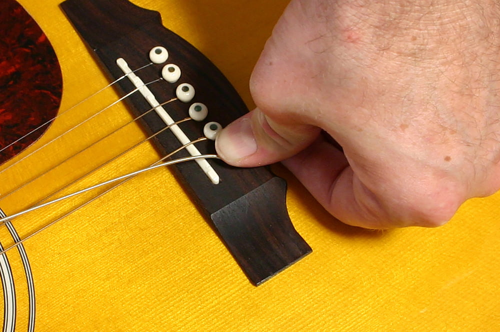 Thomann Online Guides Changing Strings Acoustic Guitar Guitar Strings