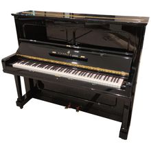 Steinway & Sons V-125