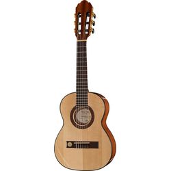 1/4-kokoiset klassiset kitarat