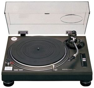 Der Klassiker unter den DJ-Plattenspielern: Technics SL-1210 Mk2