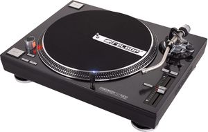Der Reloop RP-7000 hat einen Pitchbereich von +/- 50%
