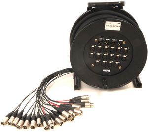 Kabeltrommel mit integrierter Stagebox und Peitsche