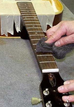 Cleaning the fingerboard and strings – United States