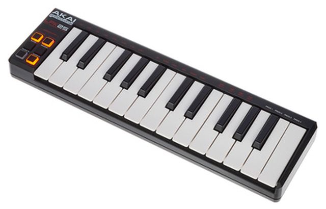AKAI Professional LPK 25