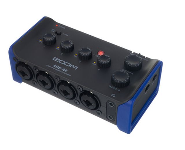 Zoom AMS-44