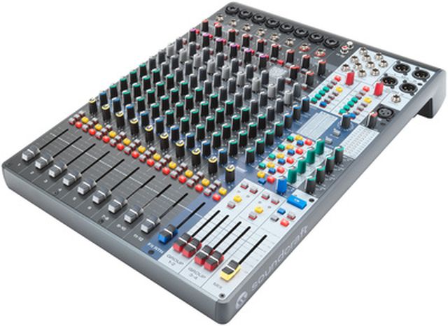 Soundcraft Signature Plus 12