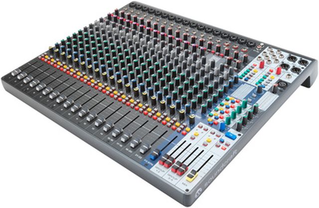 Soundcraft Signature Plus 22